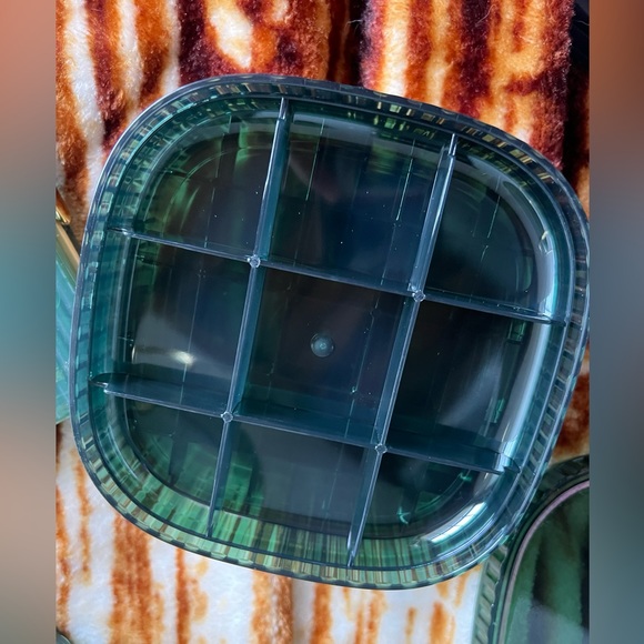 NEW Green Acrylic Set Jewelry Earring Rings Makeup 360 Organizer Pill Organized - Picture 3 of 6